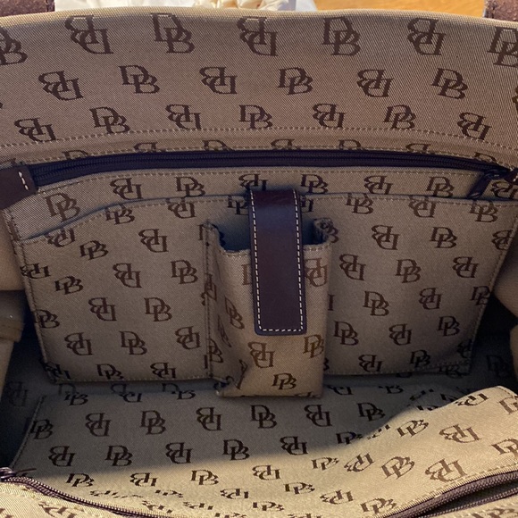 Dooney&Bourke large tote - Picture 11 of 16